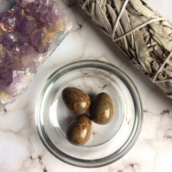 Healing properties & Chakra properties of Tiger Iron